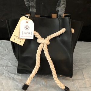 Melie Bianco Monica Shoulder bag